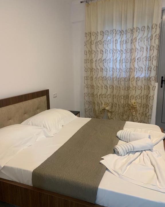 Qeparo Apartment | Qeparo View Rooms