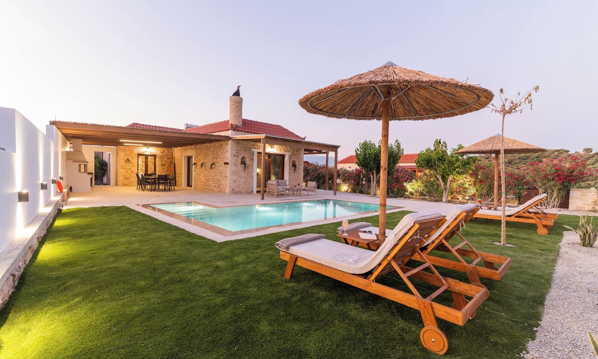 Sivas Villa | Quiet 2 bedroom and 2 bathroom villa with a big infinite swimming pool