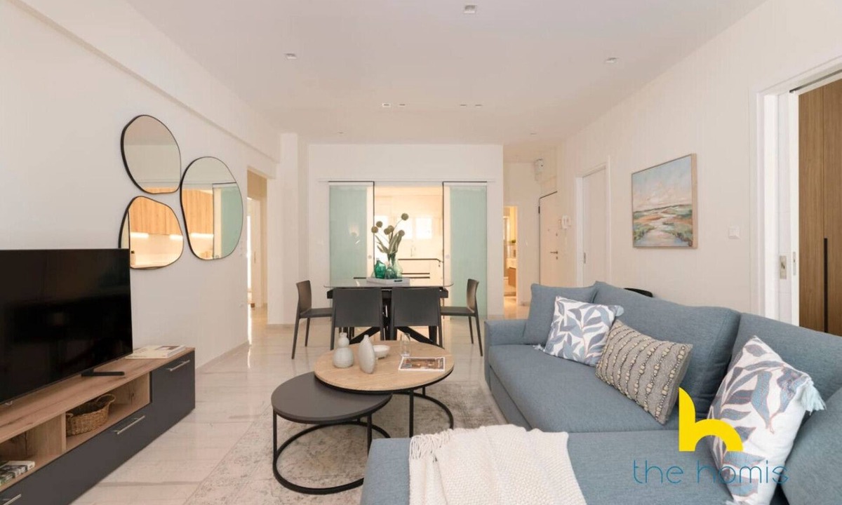 Piraeus Apartment | Radiant 3BR in Pireas Near Marina Zeas & Metro!