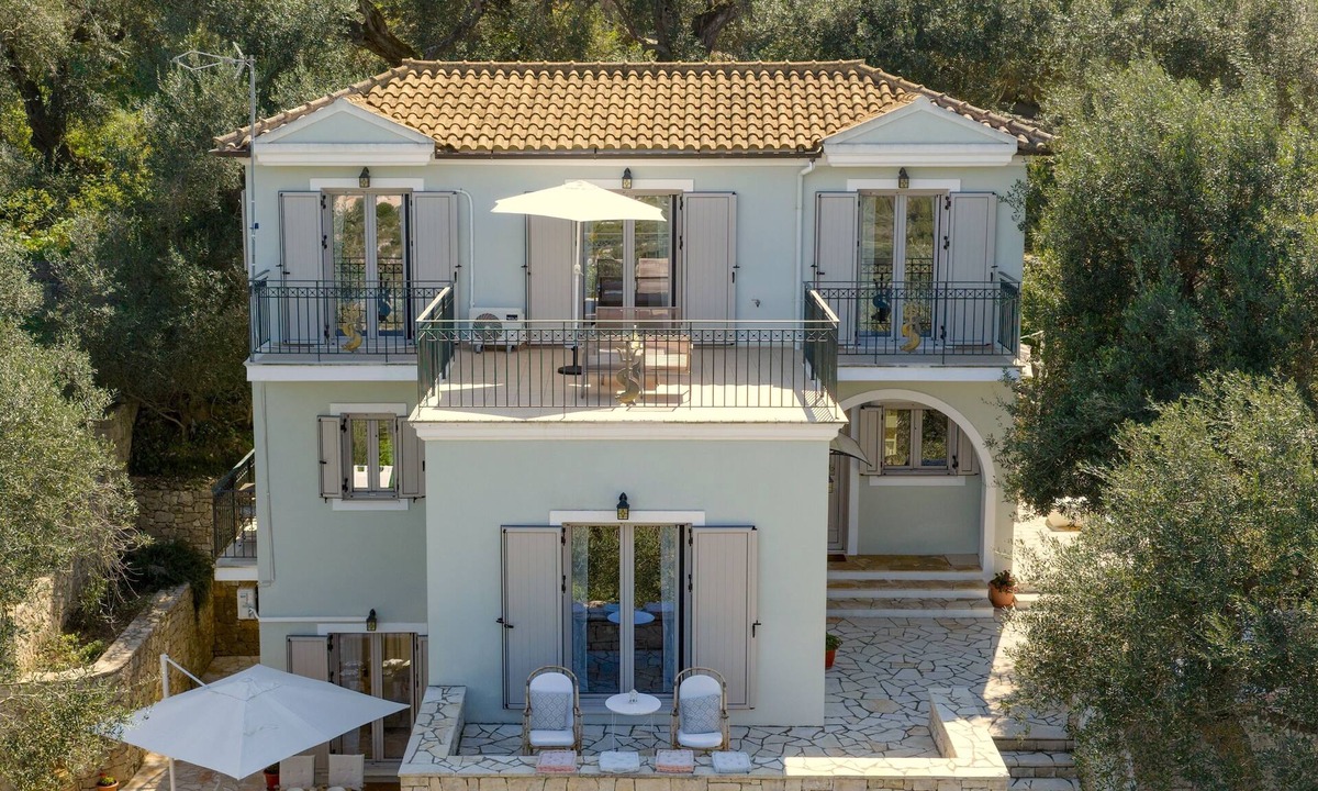 Mpogdanatika Villa | Relaxed Island Living | Spacious Paxos Villa in Gaios