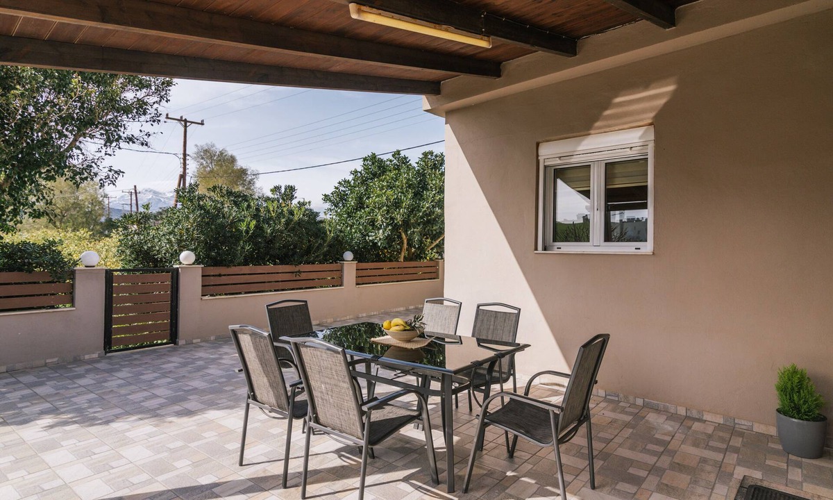 Kokinos Pirgos House | Relaxed vacation in the south of Crete just a few minutes' walk from the beach