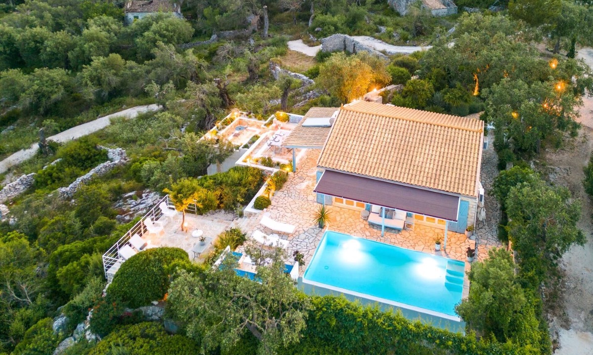 Mpogdanatika Villa | Renovated Cottage with Superb Views & Garden near Gaios and Beaches