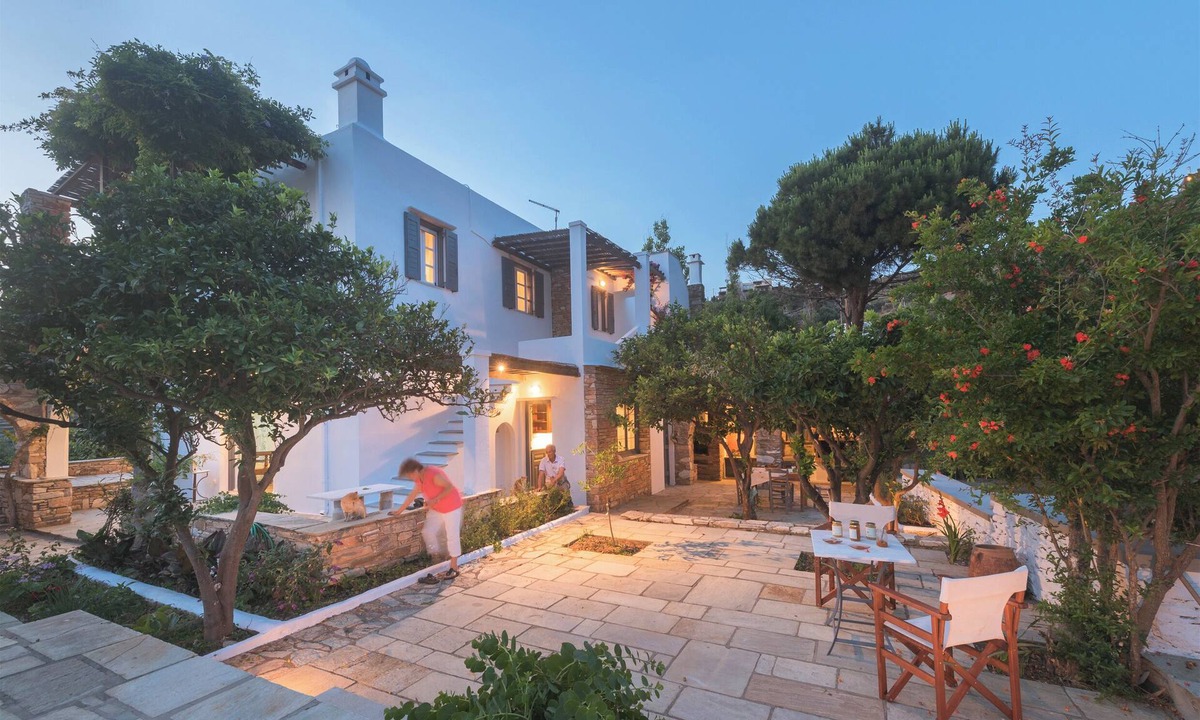 Agios Romanos Villa | Romano Garden House · 50 m from the beach, Tinos