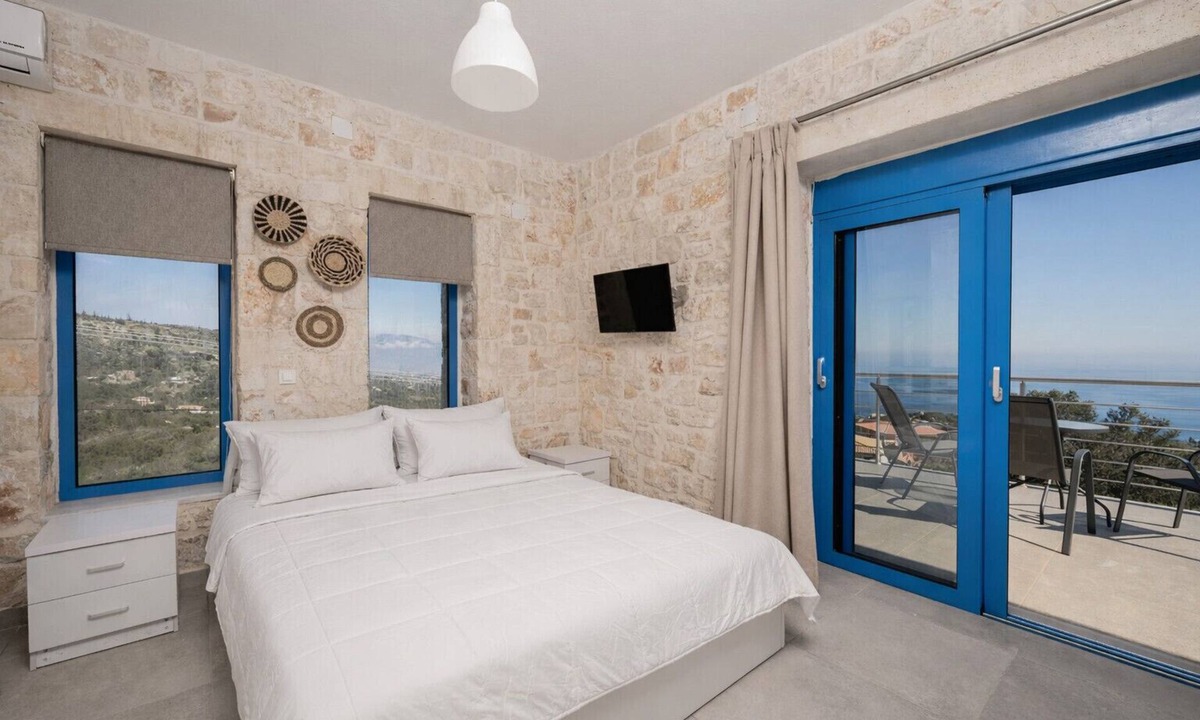 Skinaria Apartment | Royal Majestic Residences with Pool & Sea View