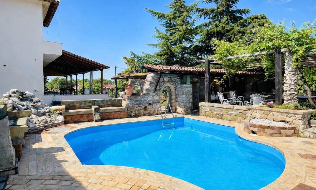 Nea Tenedhos Apartment | Saltos Apartment 1 - Serene Pool & Garden Escape