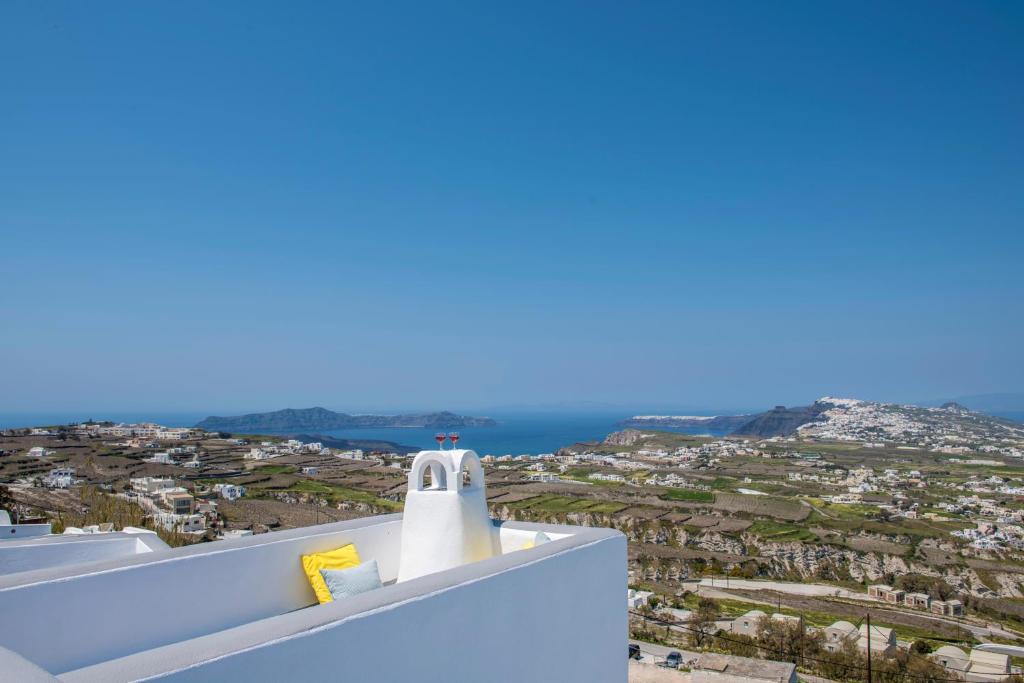 Pyrgos Villa | Santorini 180 Degrees
