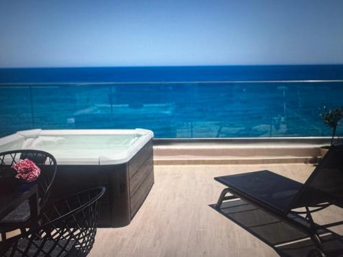 Hersonissos Centre Apartment | Sea waves suite
