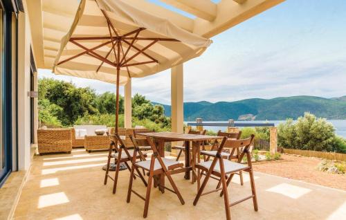 Skroponeria House | Seafront Holiday Villa