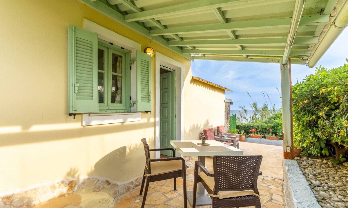 Ag. Georgios House | Seafront Studio Stefan with Sea View, Private Terrace, and Air Conditioning