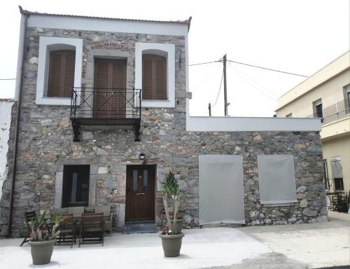 Kardamyla House | Seafront two-storey house in Kardamyla