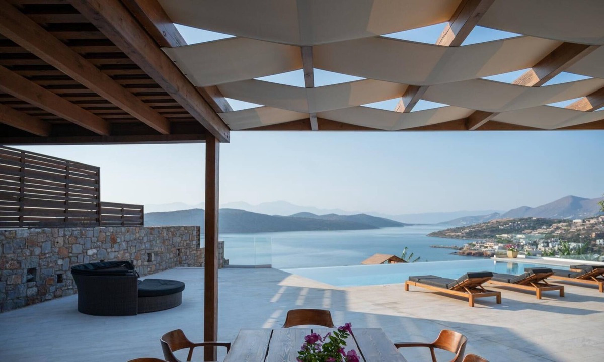 Kounelion Villa | Seafront Villa with a heated pool Unique location