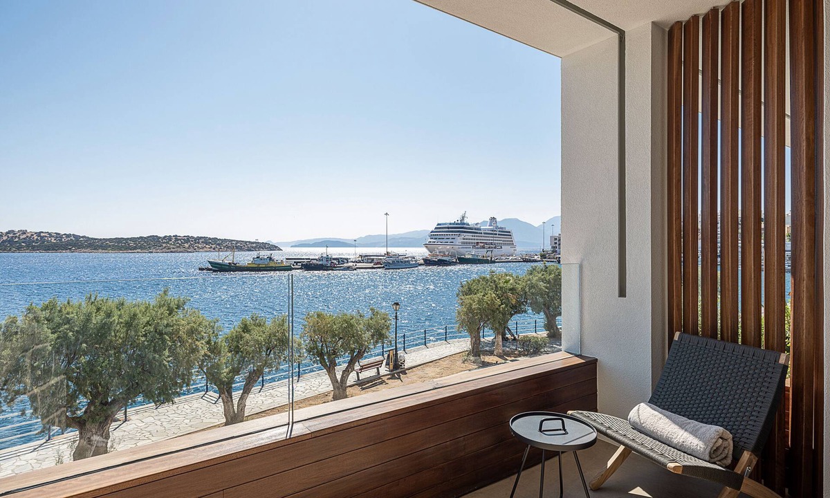 Agios Nikolaos Town Apartment | Seannamon Luxury Suite 3 - steps from the beach