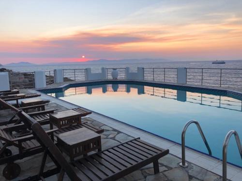 Aegiali Cabin | SeaRock Rooms and Suites