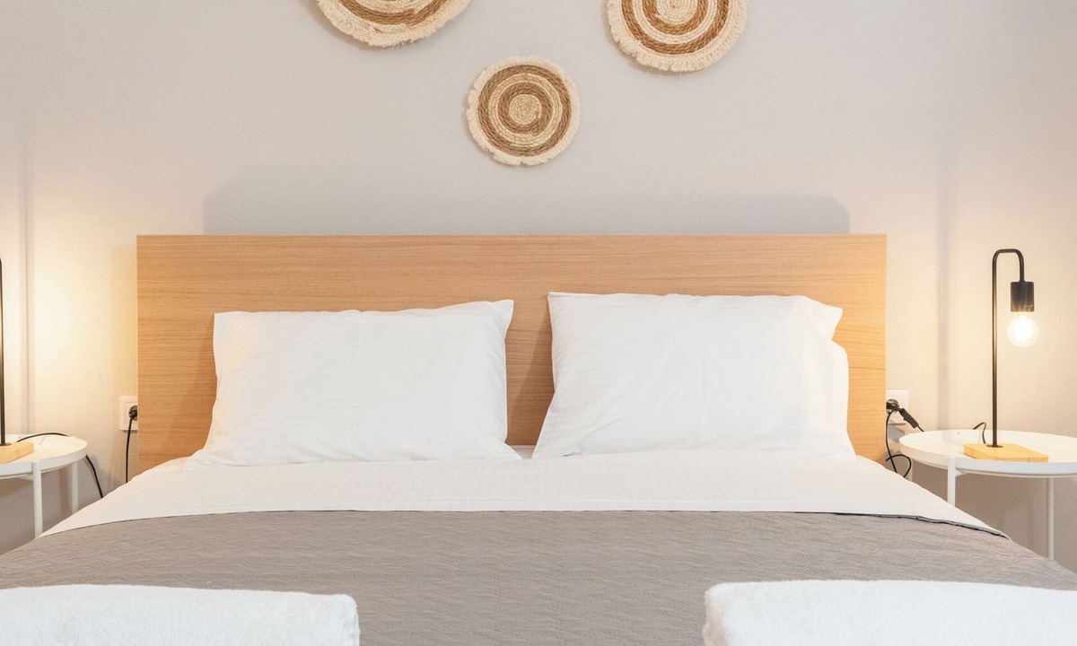 Minoa Pediada Apartment | Seaside Retreat in Southern Crete: Modern Flat, Walking Distance from the Sea.