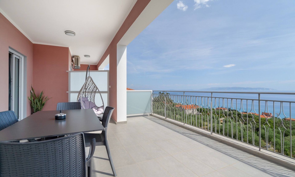 Vlachata Apartment | Seaside Retreat with Stunning Sea Views in Kefalonia