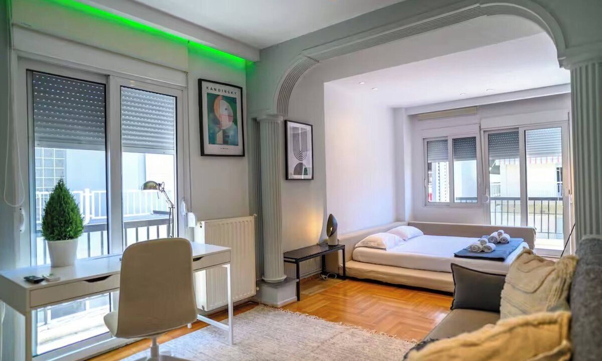 Kalamaria Apartment | Secret Colors of Thessaloniki