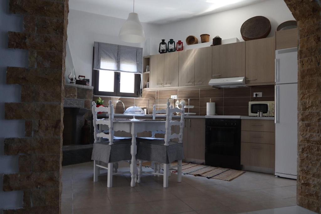 Kounelion Villa | Skinias traditional house