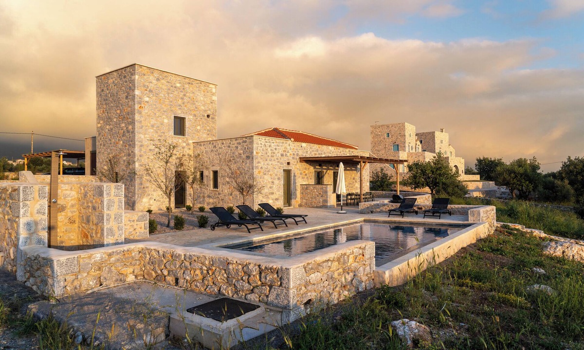 Areopoli Villa | Spacious 4-bedroom villa in serene Areopoli with AC