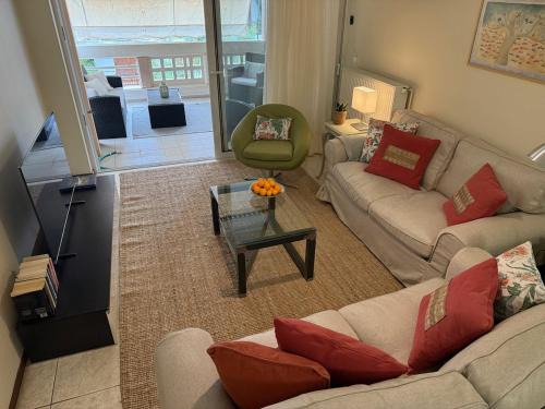 Loutra Edipsou Apartment | Spacious apartment by the sea
