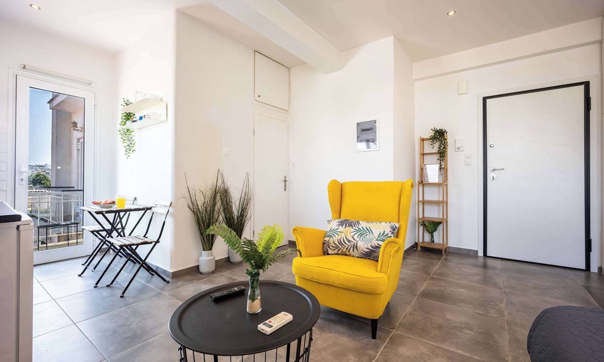 Kerameikos Apartment | Spacious Gazi Studio | Balcony | Walk to Acropolis