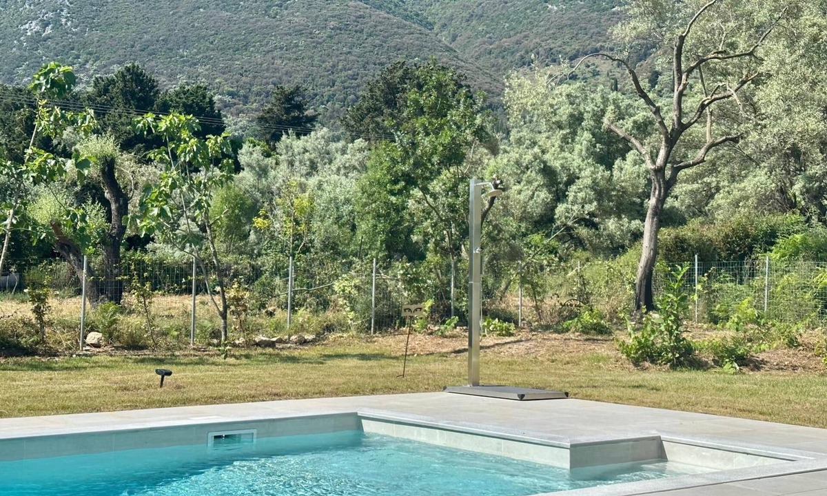 Nikiana House | Splash Suites with Private Pools - Luxury 1-bedroom Suites ft private pools