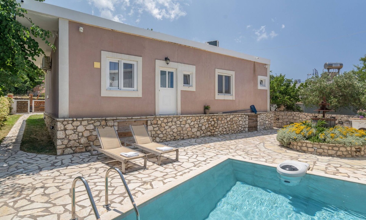 Exanthia House | Stathis Home Apartment with Mountain View, Wi-Fi, and Air Conditioning