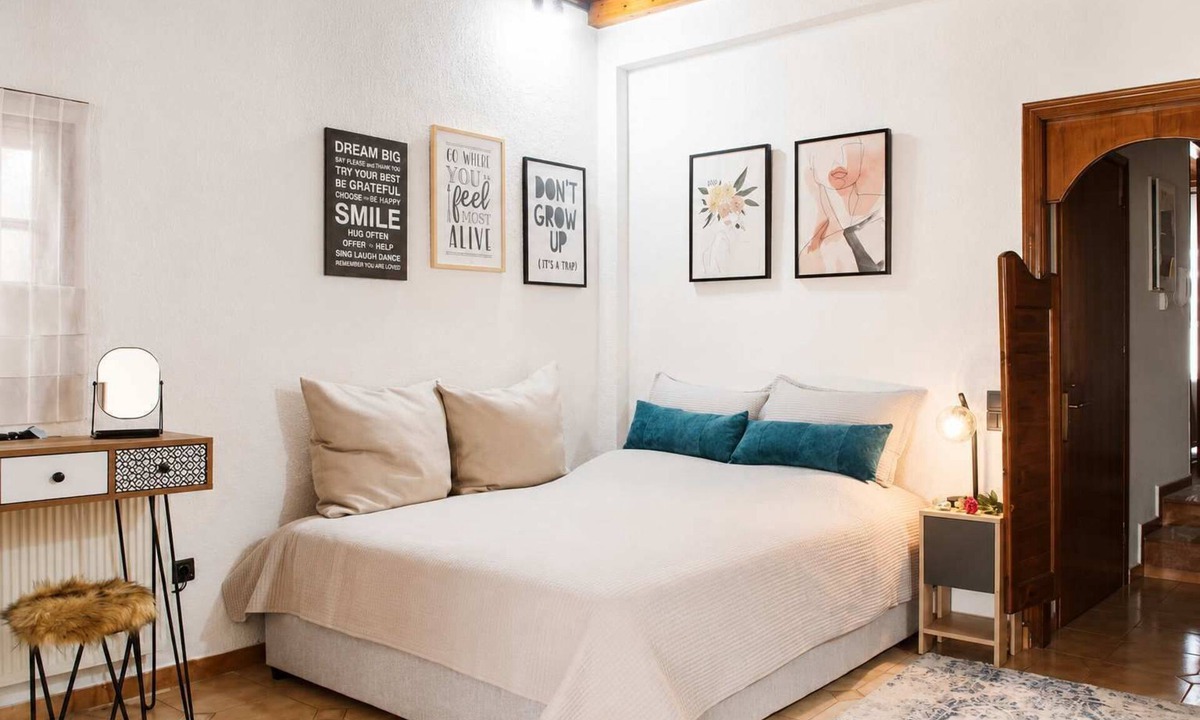 Filiatra Apartment | Stathohouse - Peaceful Balcony Retreat in Filiatra