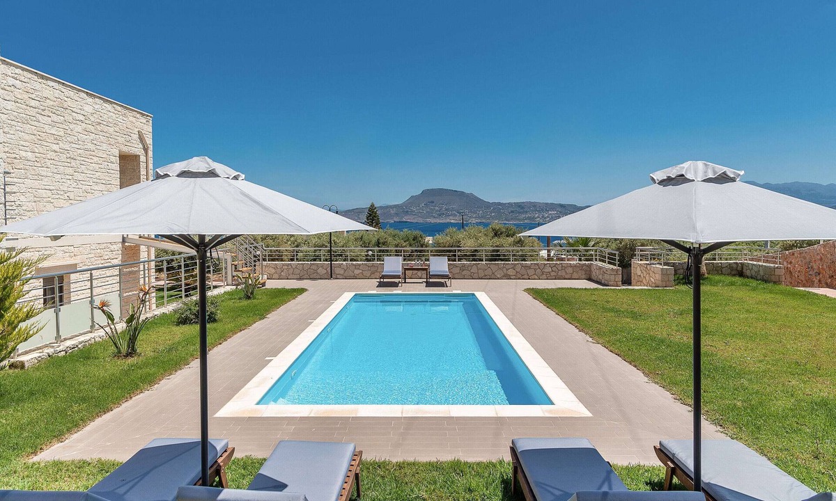 Marathi Villa | Stone villa with private heated pool close to Marathi beach