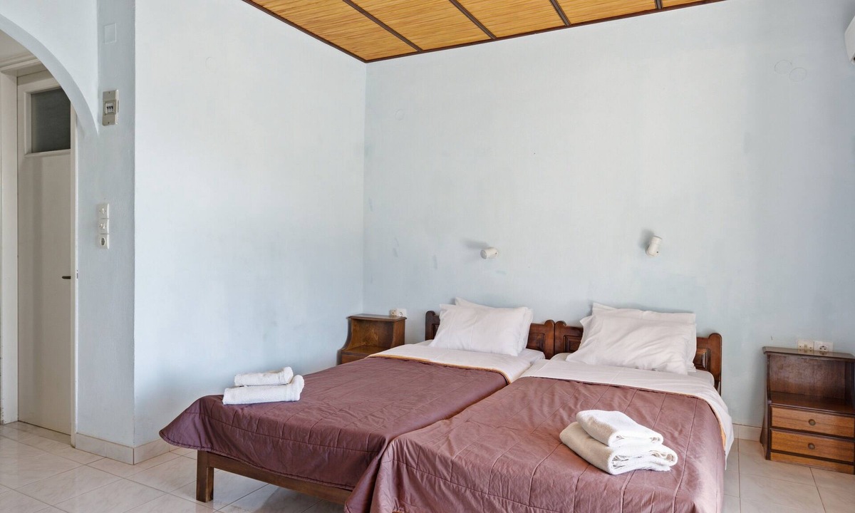 Apraos Apartment | Studio Apartment 'Apraos Bay Hotel Room 2' with Sea View, Wi-Fi, and Air Conditioning