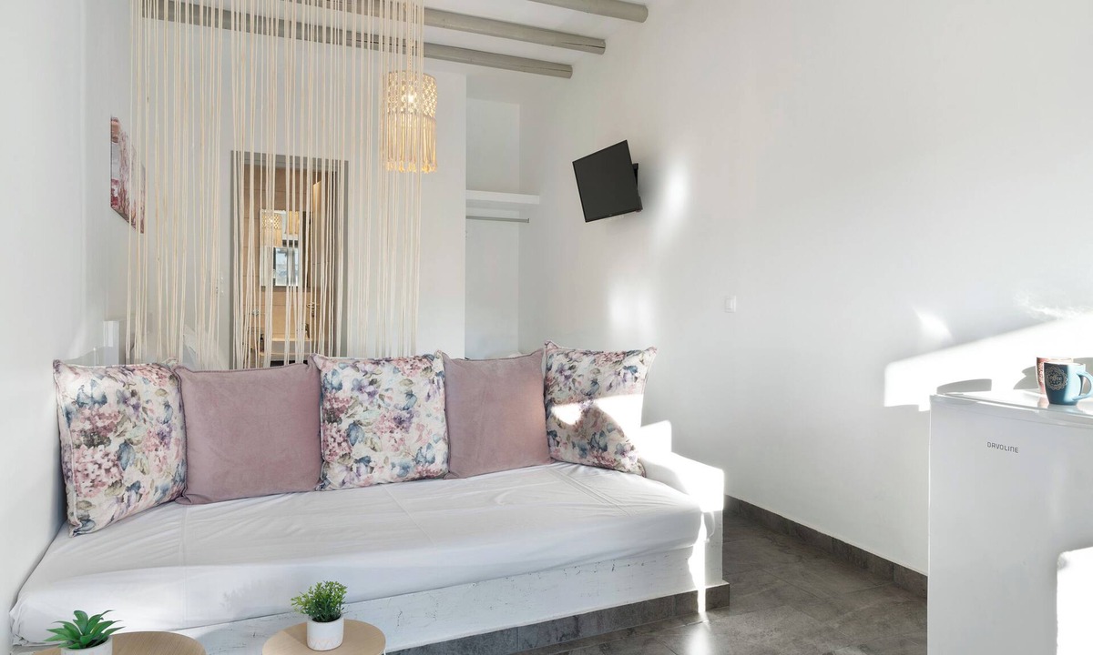 Merichas Apartment | Studio Apartment 'Calm Suites Kythnos 2' with Sea View, Wi-Fi and Air Conditioning