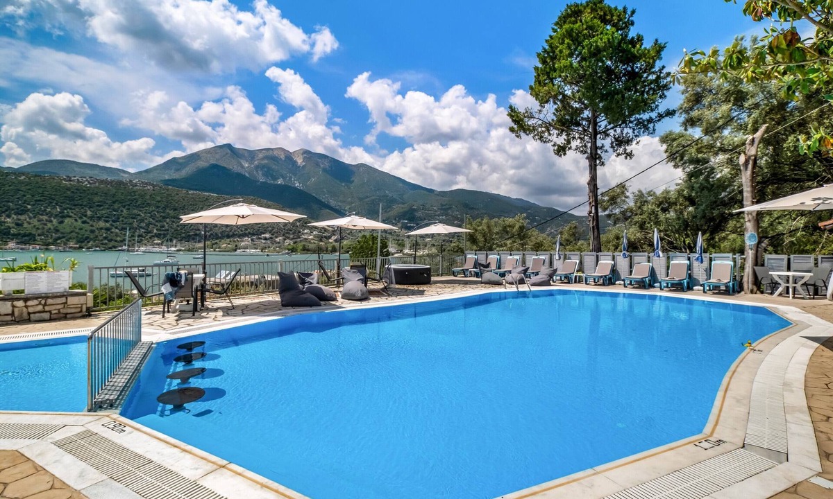 Geni Apartment | Studio Apartment 'Chakalaka - with Sofa Bed 4' with Mountain View, Wi-Fi and Air Conditioning