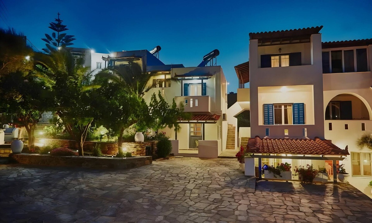 Gavrio Apartment | Studio Apartment 'Irene 12 Deluxe Double 3' with Sea View, Wi-Fi and Air Conditioning