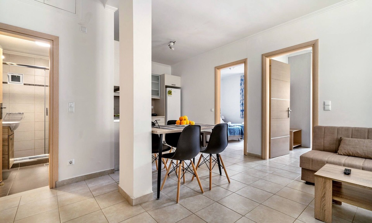 Yenion Apartment | Studio 'Family Junior Suite' with Shared Pool, Wi-Fi and Air Conditioning