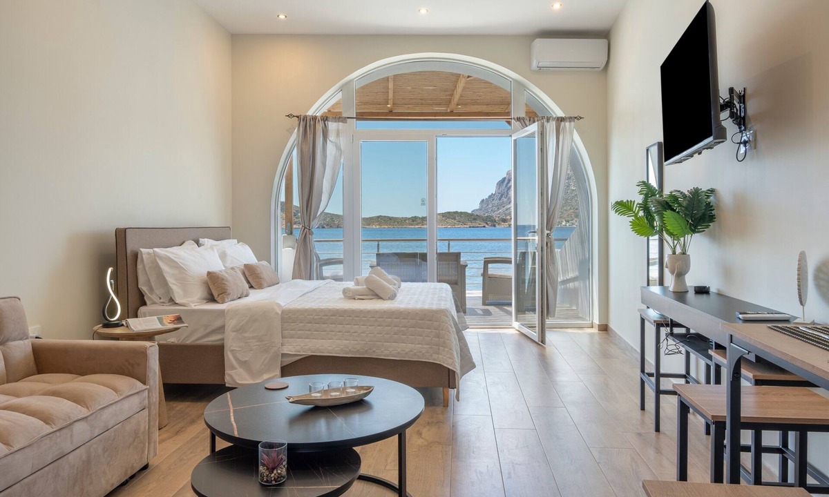 Mirties Apartment | Studio 'Next To The Wave 2' with Sea View and Private Terrace