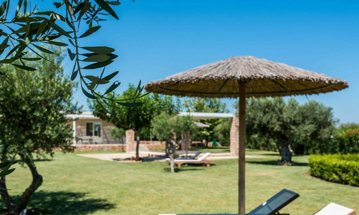 Marmaroto Villa | Stunning private villa for 4 people with WIFI, A/C, TV, patio and parking
