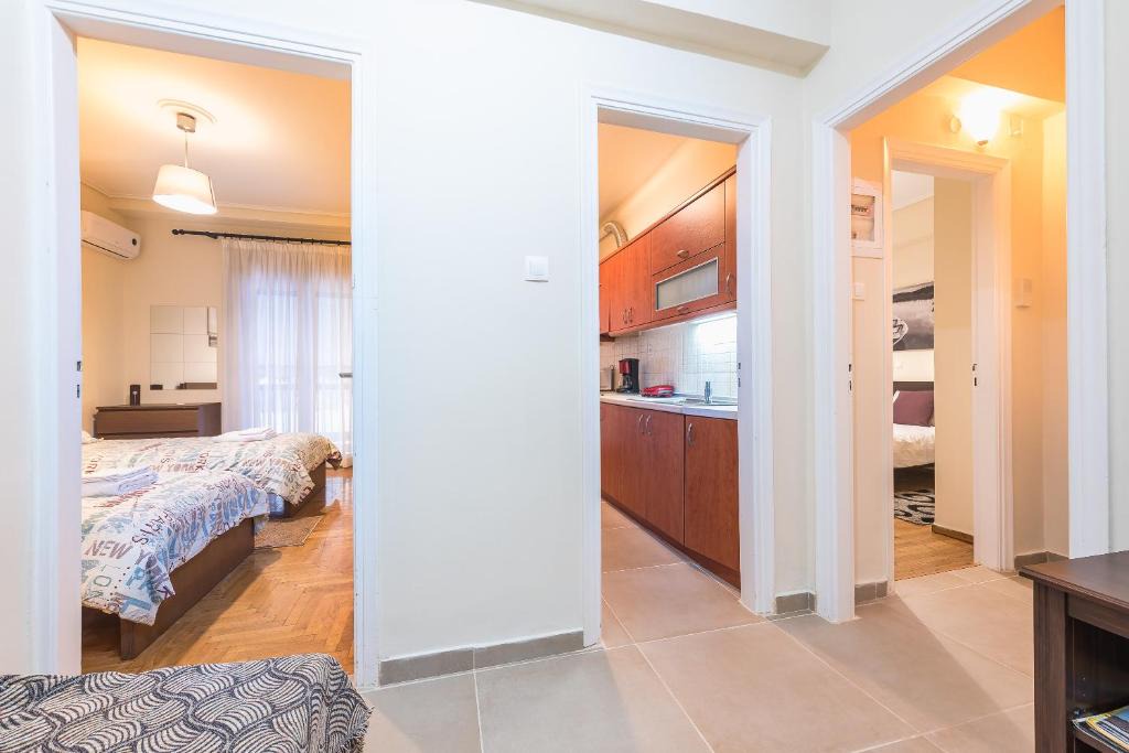 Mets Apartment | Stylish Athens Apt 10 Minute Walk to Acropolis Museum & Metro