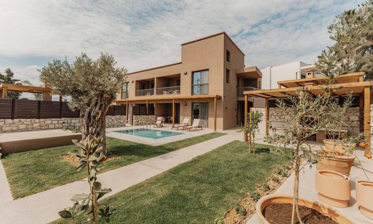 Ano Kalesia House | Suite Elaia with pool and garden next to Heraklion by Kalles Homes & Suites