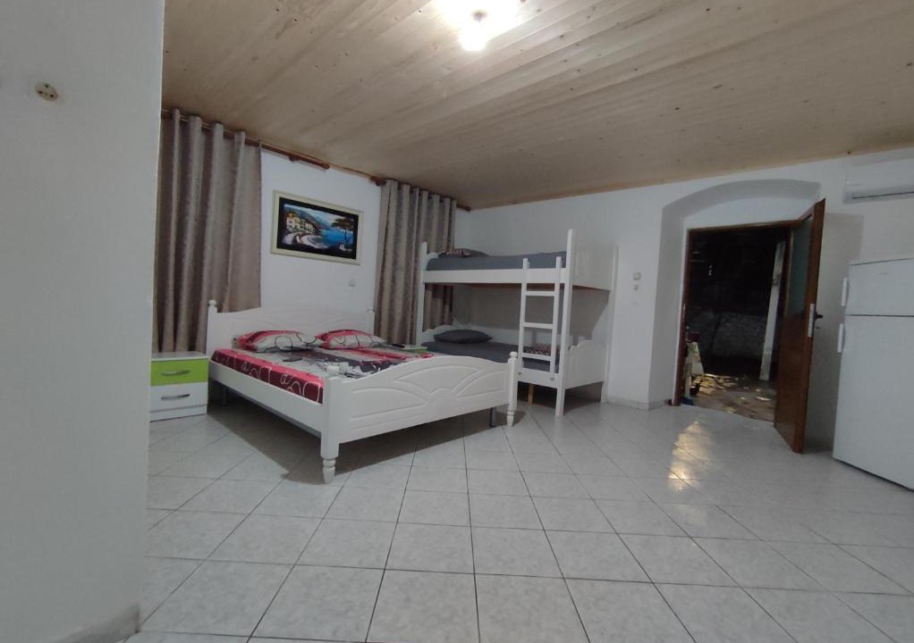 Himare House | Summer room