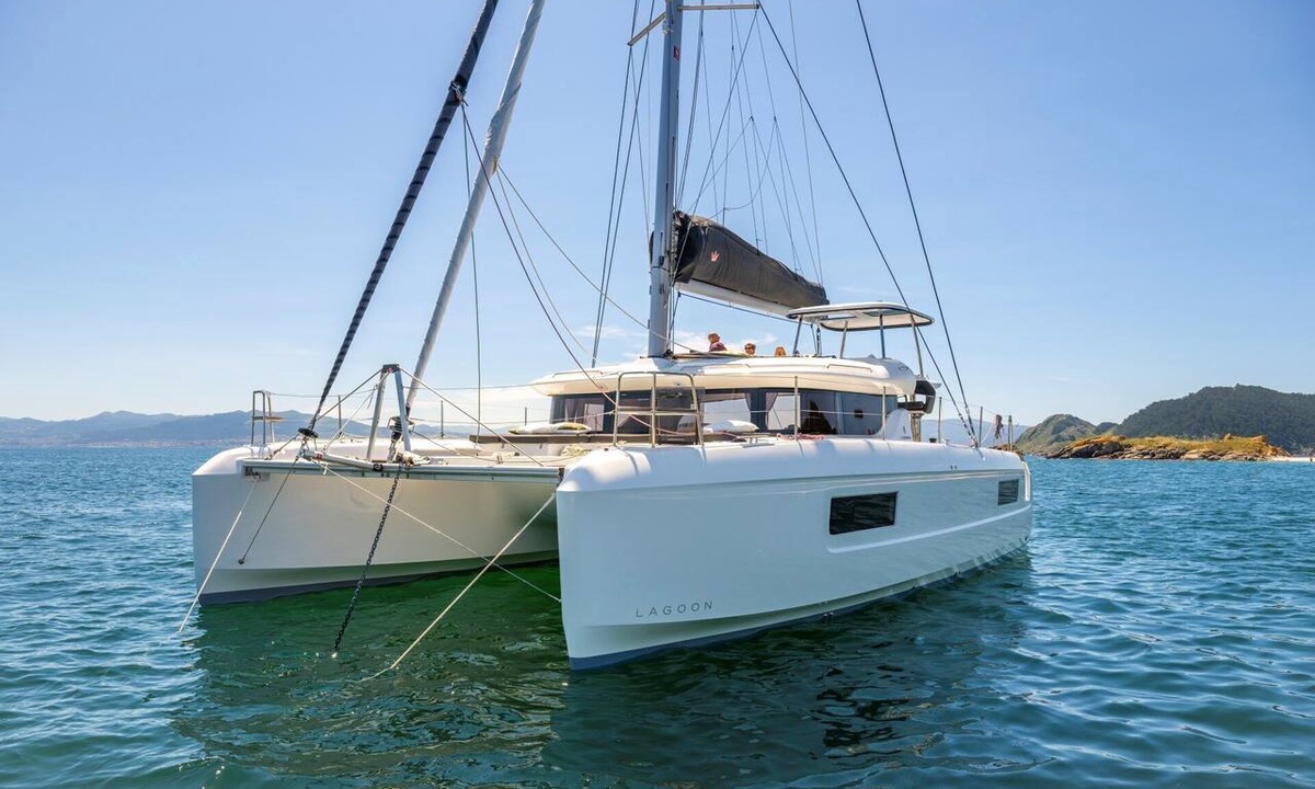 Benitses Boat Rental | Sun-Kissed Sailing Adventure in the Ionian Islands
