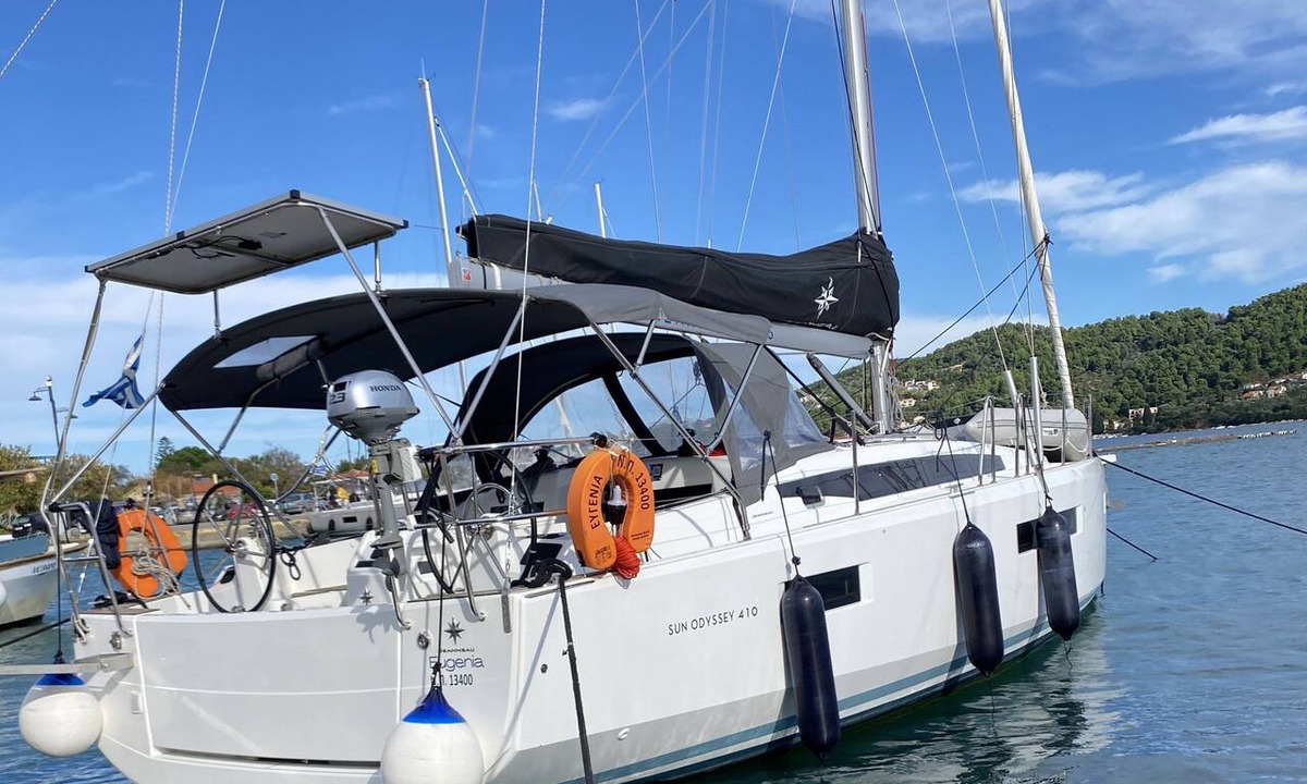 Skiathos Boat Rental | Sun-Kissed Sailing Adventure in Islas Esporadas