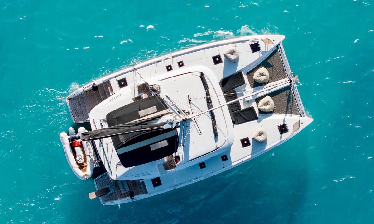 Alimos Boat Rental | Sun-Kissed Sailing Adventure in Islas Sarónicas