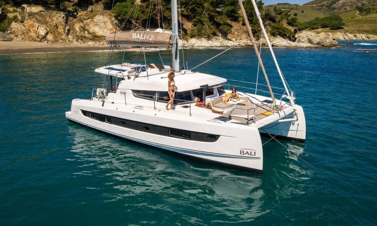 Nidri Boat Rental | Sun-Kissed Sailing Adventure in the Ionian Islands