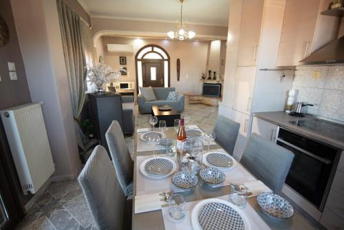 Olympiada Apartment | Sunrise Suite Olympiada - Luxury Beachfront Escape