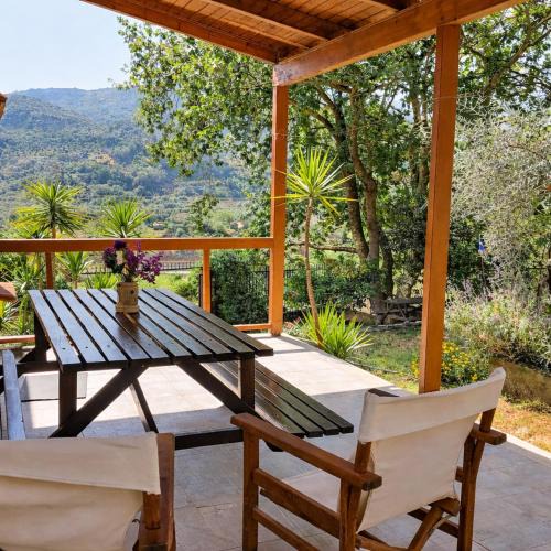 Aigialeia House | Sunshine Home - Peaceful Garden Escape & Parking
