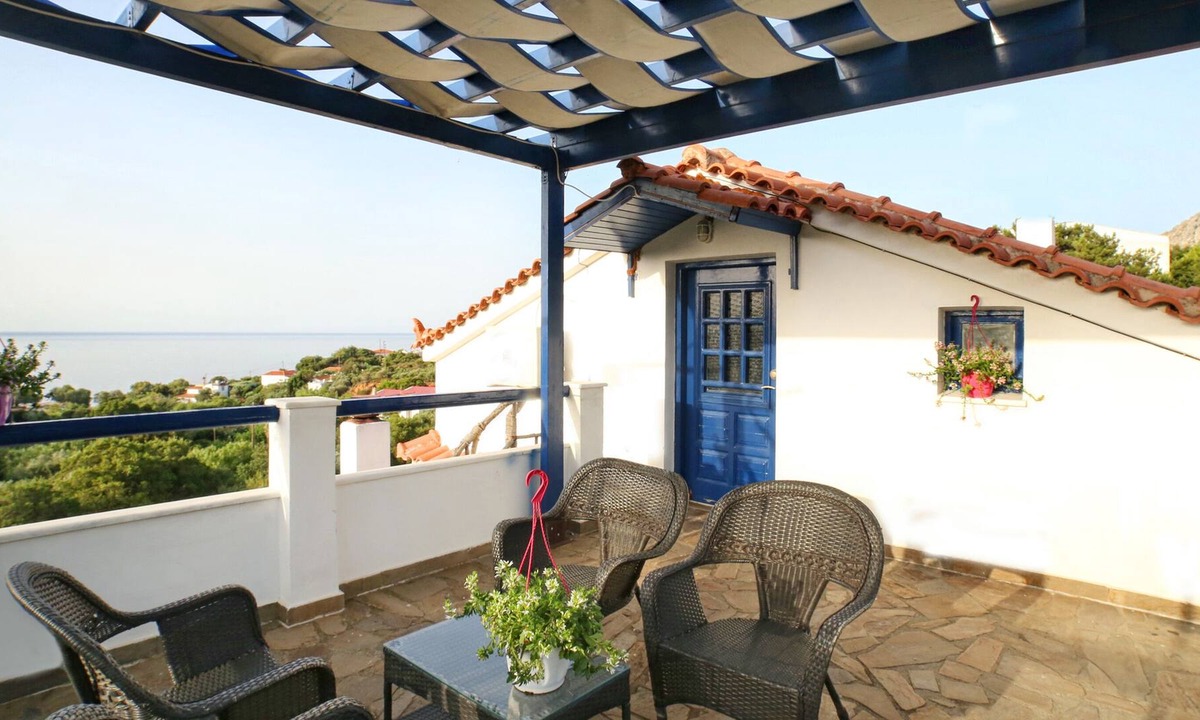 Agios Kirykos House | Superior Triple Room with Sea View Sofita by Captain Ikaros