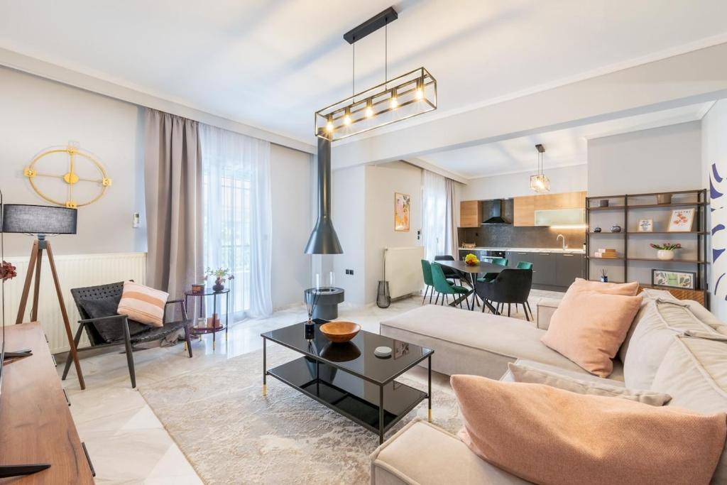 Evosmos Apartment | The Colour House