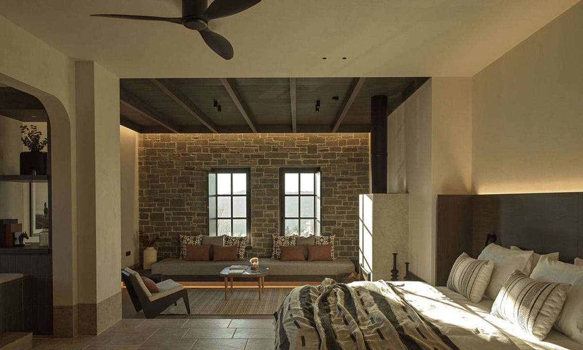 Tsepelovo House | The Signature suite with indoor Jacuzzi by Oreno