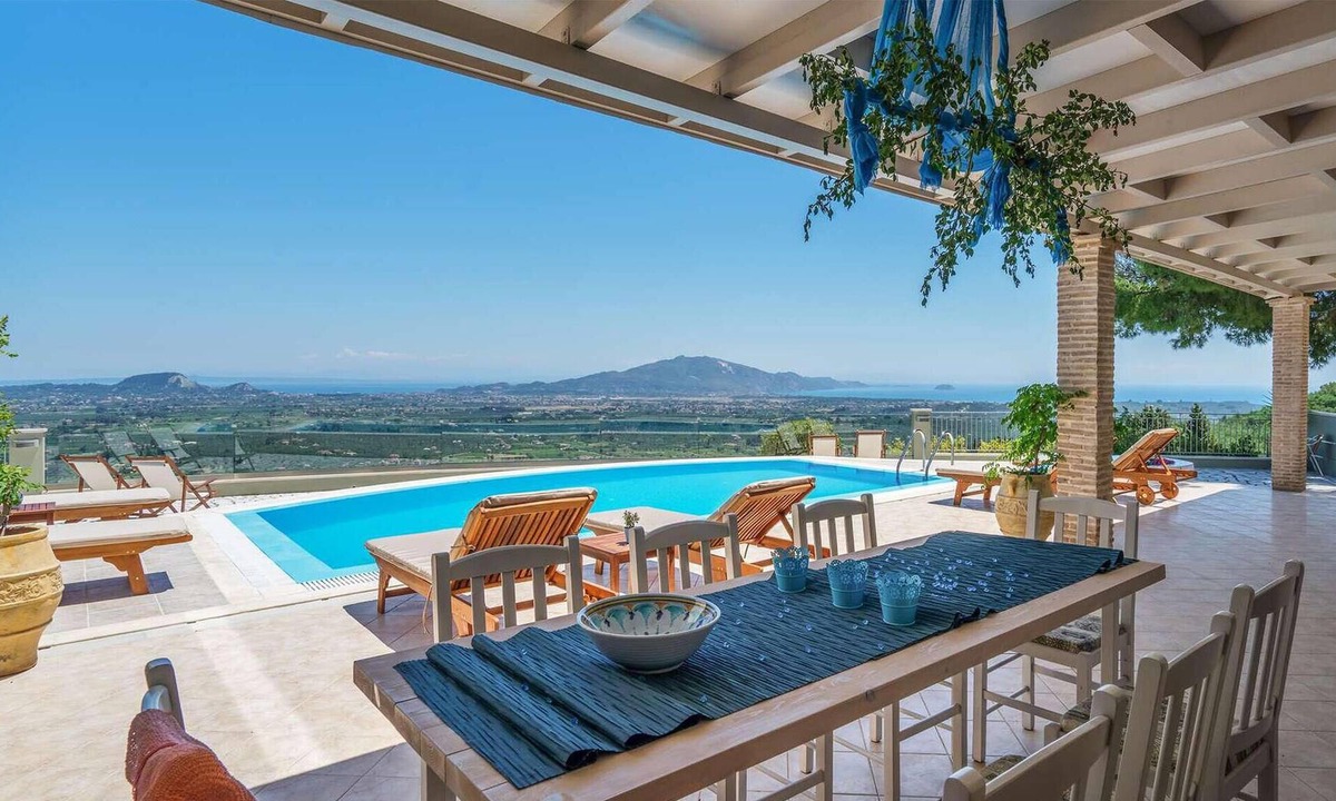 Lagopodo House | This luxury villa is located on a hill in the village of Lagopodo with unobstructed views as far as