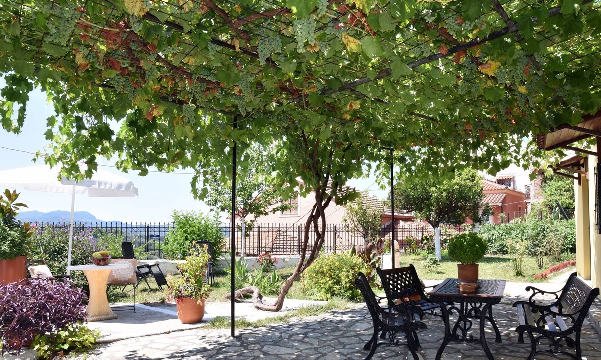 Antipernoi Cottage | Traditional Cottage on the hillside of Antiperni