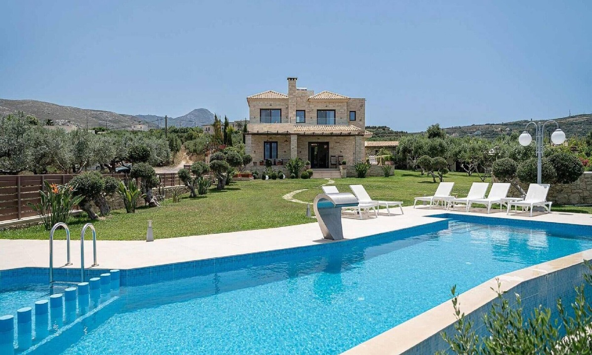 Gramvousa Villa | Traditional Crete Villa | Villa Horizon | 3 Bedrooms | Private Pool & Ouotdoor